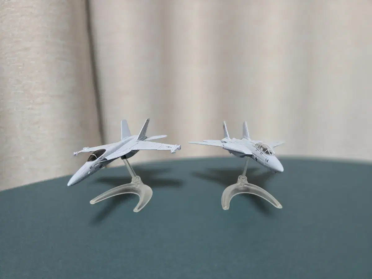 corgi 탑건 매버릭 다이캐스트 2종 f-14 f-18